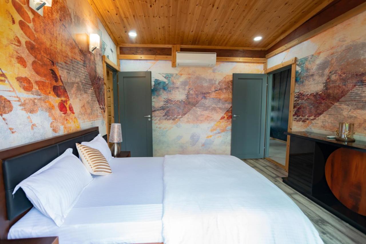 Saffronstays Paradise Pines, Dehradun - Cliff Villa With Valley & Forest Views Buitenkant foto