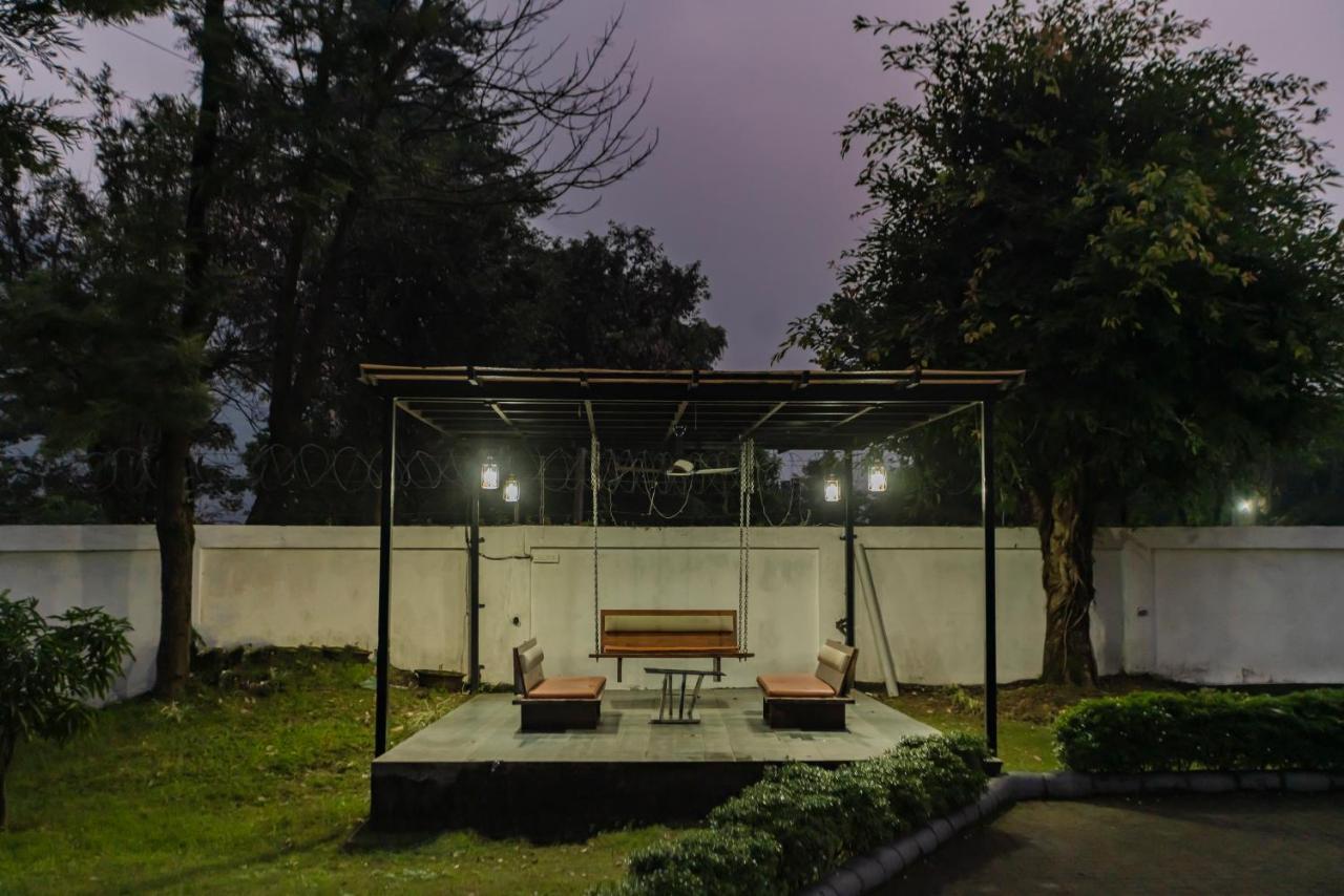 Saffronstays Paradise Pines, Dehradun - Cliff Villa With Valley & Forest Views Buitenkant foto
