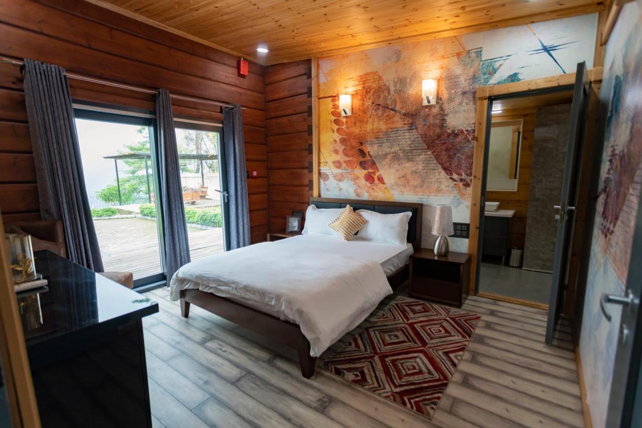 Saffronstays Paradise Pines, Dehradun - Cliff Villa With Valley & Forest Views Buitenkant foto